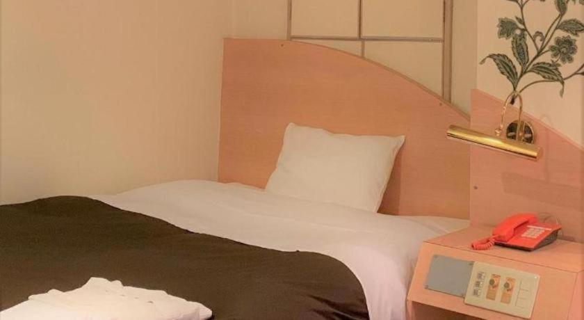 Business Hotel Kawaramachi ทากามัตสึ ภายนอก รูปภาพ